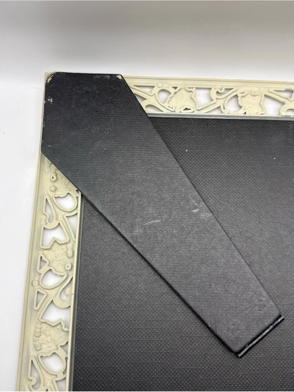 Vintage Filigree Leaf Picture Photo Frame 8x10 Cream Gold Metal Ornate